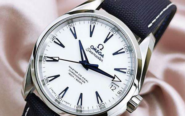 欧米茄手表进水怎么办（附解决方法）