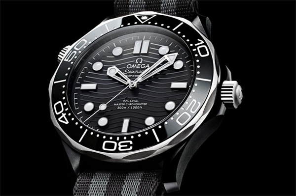 欧米茄手表表带掉色解决技巧大全（保养与修复方法详解）（图）