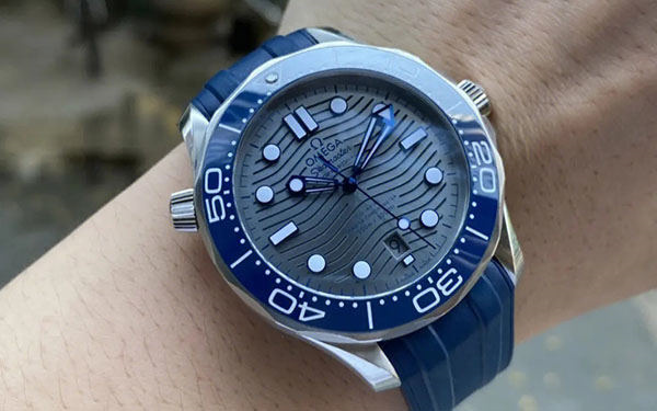 欧米茄腕表表蒙破损修复秘籍:一招让你的经典时计重焕光彩(图) 欧米茄腕表表蒙破损修复秘籍:一招让你的经典时计重焕光彩(图)