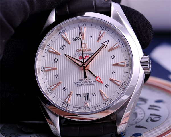 掌握这份实用指南,轻松应对欧米茄手表进灰困扰!(图) 掌握这份实用指南,轻松应对欧米茄手表进灰困扰!(图)