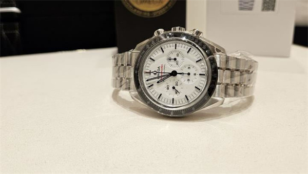 欧米茄手表表盘有划痕解决方法详解（专业修复技巧与注意事项）（图）