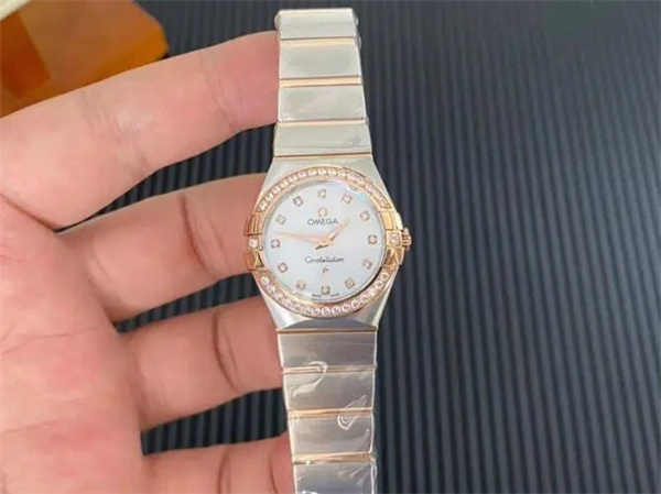 欧米茄腕表表带掉色处理办法是什么(图) 欧米茄腕表表带掉色处理办法是什么(图)