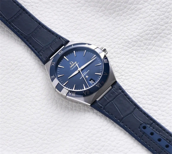 欧米茄腕表进灰了是啥原因（图）